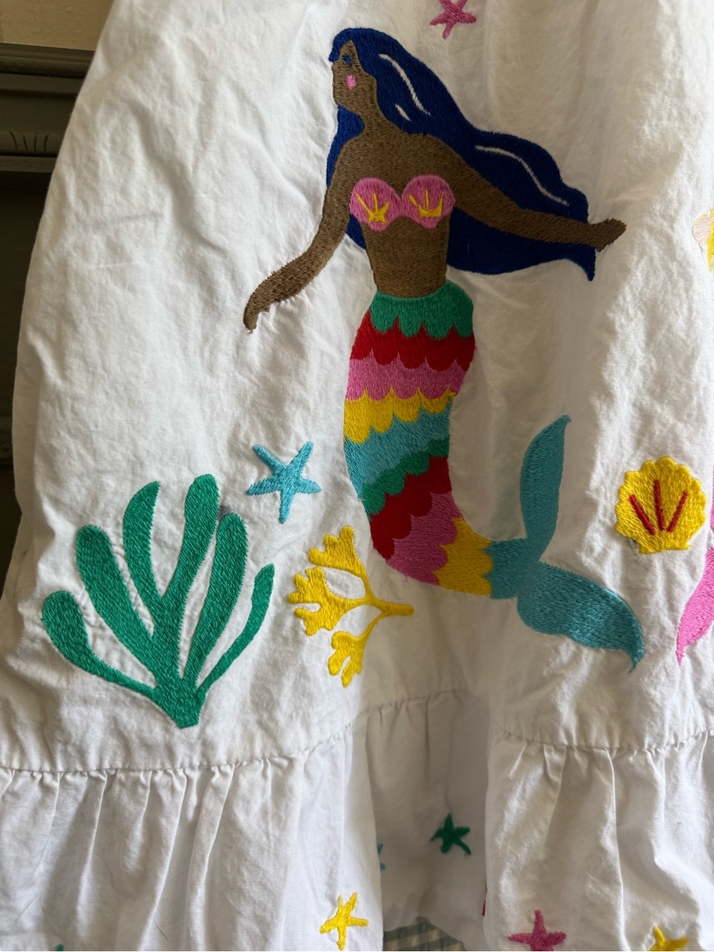 Mini Boden White Kids Mermaid Embroidered Dress - Picture 2 of 5